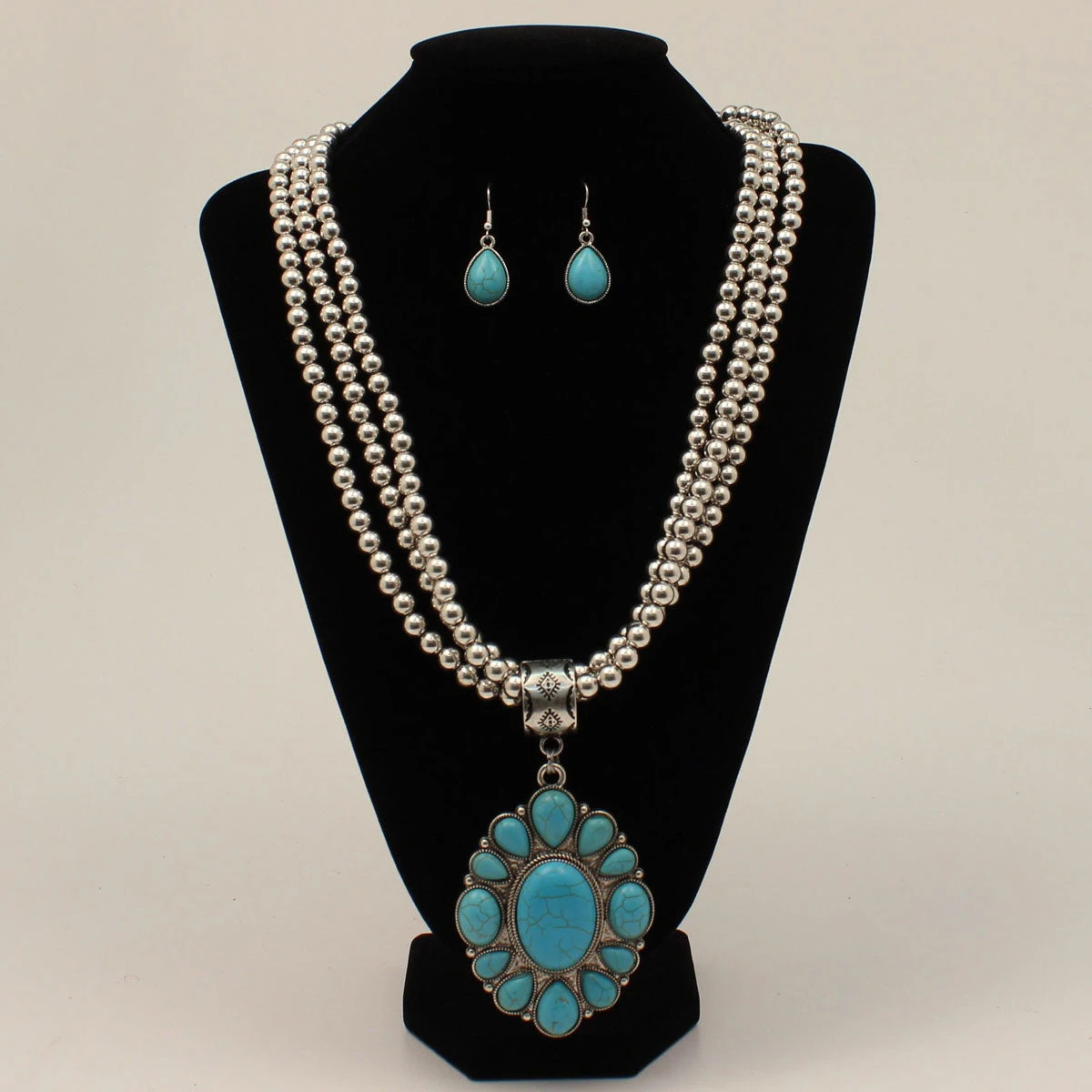 Triple Strand Turquoise Beaded Jewelry Set 1 Triple Strand Turquoise Beaded Jewelry Set