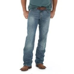 Wrangler Retro Relaxed Fit Boot Cut Men's Jean
